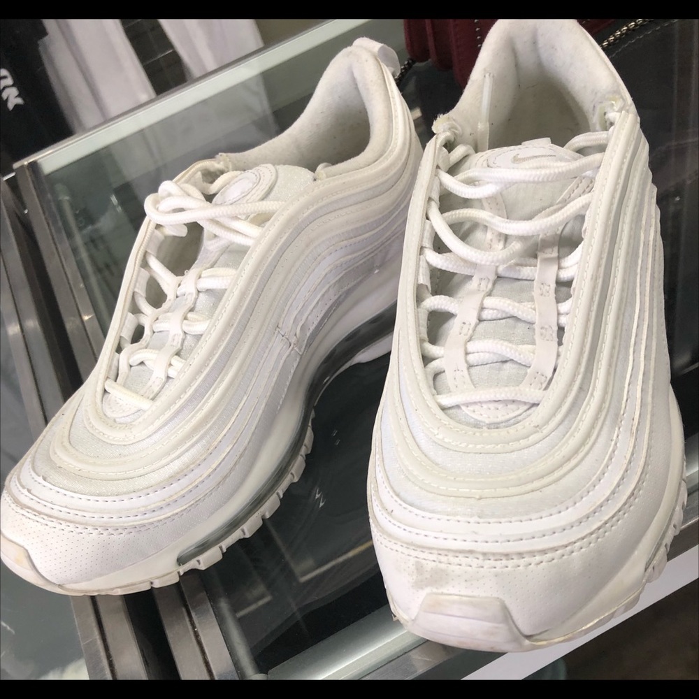 Shoes - Picture 2 of 3